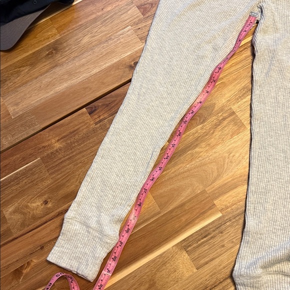 Girls two piece Old Navy sweatsuit, size 10/12 Worn once. Create bundle & save! - Picture 8 of 9